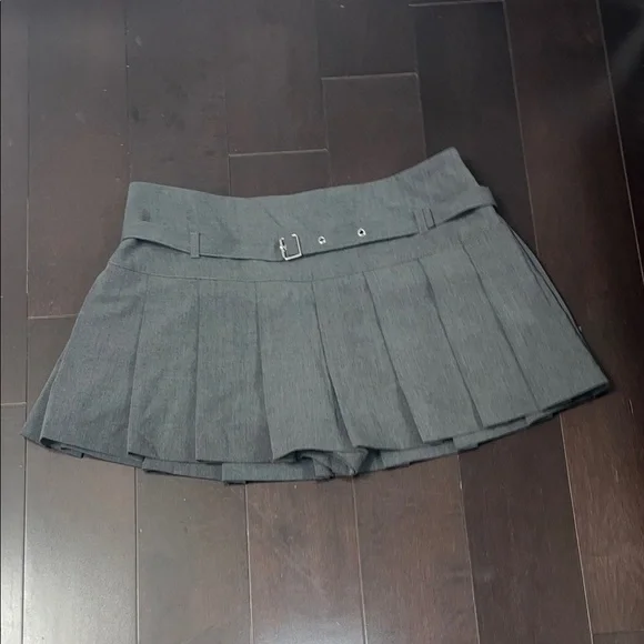 Zara size Large Gray Pleated Women's Skirt